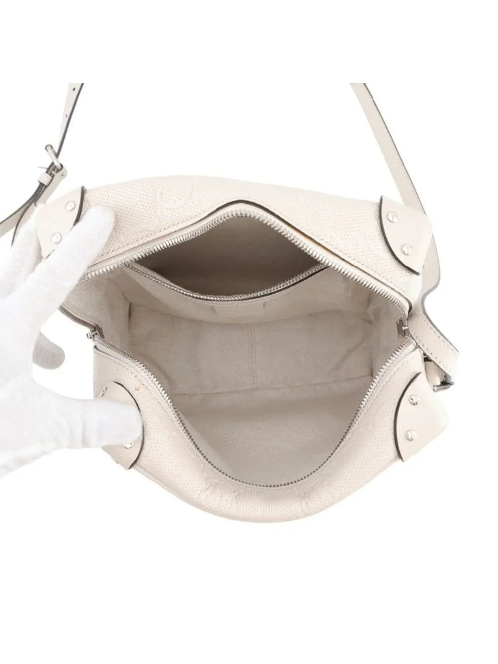 Gucci Shoulder Bag GG Embossed Leather White